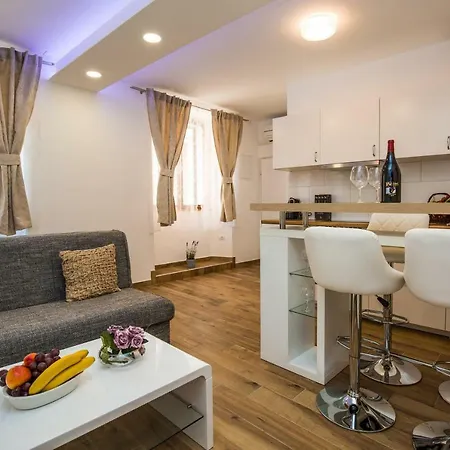 Apartment Castle *